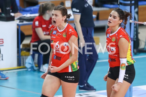  17.12.2018 RZESZOW <br />
SIATKOWKA LIGA SIATKOWKI KOBIET LSK 2018/2019 WOMEN VOLLEYBALL POLAND POLISH LEAGUE <br />
MECZ DEVELOPRES SKYRES RZESZOW - BKS PROFI CREDIT BIELSKO - BIALA<br />
N/Z KATARZYNA KONIECZNA MARTYNA SWIRAD RADOSC EMOCJE SYLWETKA <br />
 