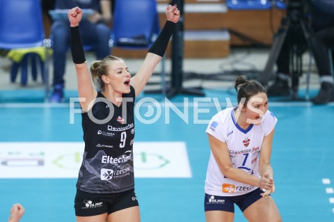  17.12.2018 RZESZOW <br />
SIATKOWKA LIGA SIATKOWKI KOBIET LSK 2018/2019 WOMEN VOLLEYBALL POLAND POLISH LEAGUE <br />
MECZ DEVELOPRES SKYRES RZESZOW - BKS PROFI CREDIT BIELSKO - BIALA<br />
N/Z AGATA SAWICKA JELENA BLAGOJEVIC RADOSC EMOCJE SYLWETKA <br />
 