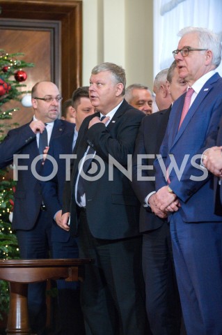  19.12.2018 WARSZAWA<br />BETLEJEMSKIE SWIATLO POKOJU W KANCELARII PREZESA RADY MINISTROW<br />N/Z MAREK SUSKI JACEK CZAPUTOWICZ LUKASZ PIEBIAK<br /> 
