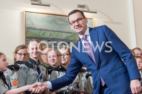 19.12.2018 WARSZAWA<br />BETLEJEMSKIE SWIATLO POKOJU W KANCELARII PREZESA RADY MINISTROW<br />N/Z PREMIER MATEUSZ MORAWIECKI HARCERZE<br /> 