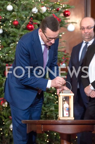  19.12.2018 WARSZAWA<br />BETLEJEMSKIE SWIATLO POKOJU W KANCELARII PREZESA RADY MINISTROW<br />N/Z PREMIER MATEUSZ MORAWIECKI<br /> 
