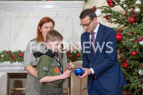  19.12.2018 WARSZAWA<br />BETLEJEMSKIE SWIATLO POKOJU W KANCELARII PREZESA RADY MINISTROW<br />N/Z PREMIER MATEUSZ MORAWIECKI HARCERZE<br /> 