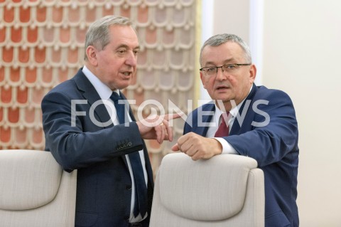  19.12.2018 WARSZAWA<br />POSIEDZENIE RADY MINISTROW<br />N/Z HENRYK KOWALCZYK ANDRZEJ ADAMCZYK<br /> 