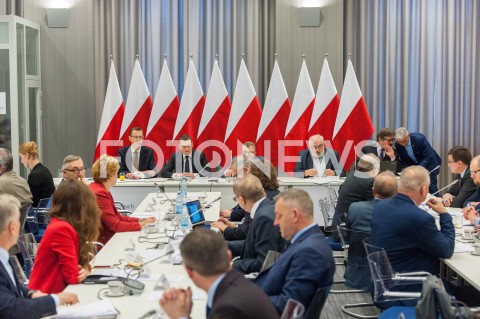  19.12.2018 WARSZAWA<br />POSIEDZENIE KOMISJI WSPOLNEJ RZADU I SAMORZADU TERYTORIALNEGO<br />N/Z SZYMON WROBEL PAWEL SZEFERNAKER EDMUND KACZMAREK ANDRZEJ PORAWSKI<br /> 