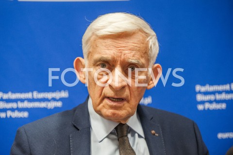 20.12.2018 WARSZAWA<br />BRIEFING PRASOWY JERZEGO BUZKA REFORMA EUROPEJSKIEGO RYNKU PRADU ELEKTRYCZNEGO<br />N/Z JERZY BUZEK<br /> 