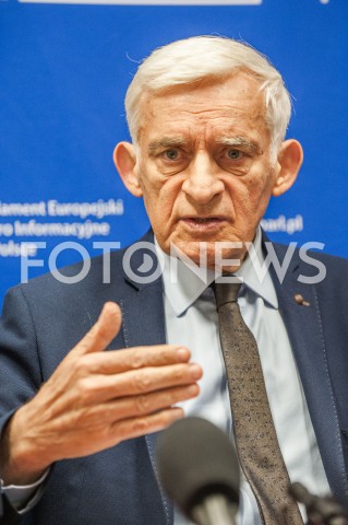  20.12.2018 WARSZAWA<br />BRIEFING PRASOWY JERZEGO BUZKA REFORMA EUROPEJSKIEGO RYNKU PRADU ELEKTRYCZNEGO<br />N/Z JERZY BUZEK<br /> 