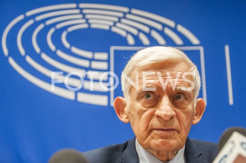  20.12.2018 WARSZAWA<br />BRIEFING PRASOWY JERZEGO BUZKA REFORMA EUROPEJSKIEGO RYNKU PRADU ELEKTRYCZNEGO<br />N/Z JERZY BUZEK<br /> 