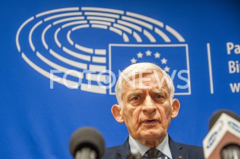  20.12.2018 WARSZAWA<br />BRIEFING PRASOWY JERZEGO BUZKA REFORMA EUROPEJSKIEGO RYNKU PRADU ELEKTRYCZNEGO<br />N/Z JERZY BUZEK<br /> 