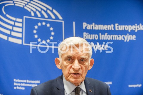  20.12.2018 WARSZAWA<br />BRIEFING PRASOWY JERZEGO BUZKA REFORMA EUROPEJSKIEGO RYNKU PRADU ELEKTRYCZNEGO<br />N/Z JERZY BUZEK<br /> 