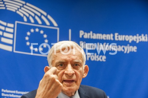  20.12.2018 WARSZAWA<br />BRIEFING PRASOWY JERZEGO BUZKA REFORMA EUROPEJSKIEGO RYNKU PRADU ELEKTRYCZNEGO<br />N/Z JERZY BUZEK<br /> 