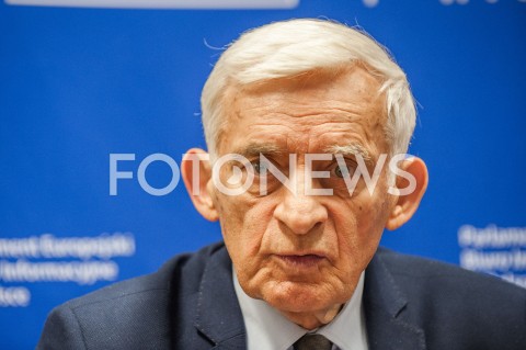  20.12.2018 WARSZAWA<br />BRIEFING PRASOWY JERZEGO BUZKA REFORMA EUROPEJSKIEGO RYNKU PRADU ELEKTRYCZNEGO<br />N/Z JERZY BUZEK<br /> 