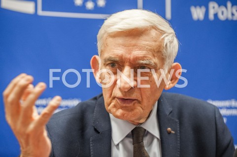  20.12.2018 WARSZAWA<br />BRIEFING PRASOWY JERZEGO BUZKA REFORMA EUROPEJSKIEGO RYNKU PRADU ELEKTRYCZNEGO<br />N/Z JERZY BUZEK<br /> 
