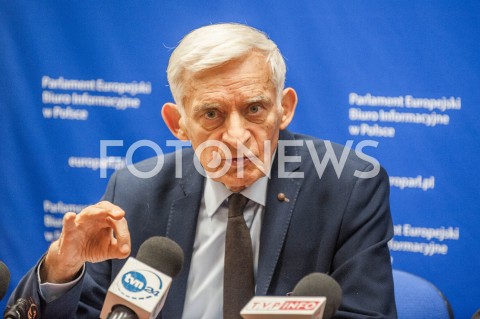  20.12.2018 WARSZAWA<br />BRIEFING PRASOWY JERZEGO BUZKA REFORMA EUROPEJSKIEGO RYNKU PRADU ELEKTRYCZNEGO<br />N/Z JERZY BUZEK<br /> 