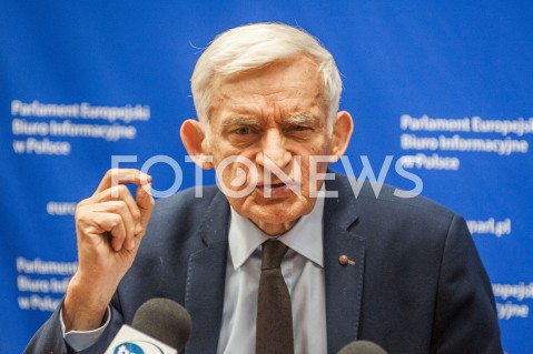 20.12.2018 WARSZAWA<br />BRIEFING PRASOWY JERZEGO BUZKA REFORMA EUROPEJSKIEGO RYNKU PRADU ELEKTRYCZNEGO<br />N/Z JERZY BUZEK<br /> 