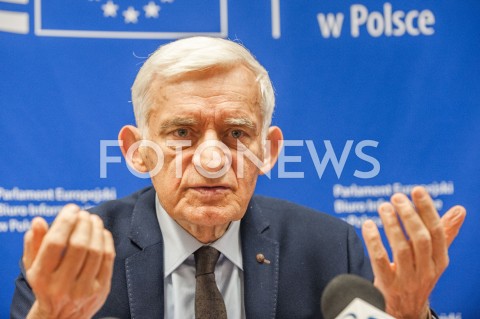  20.12.2018 WARSZAWA<br />BRIEFING PRASOWY JERZEGO BUZKA REFORMA EUROPEJSKIEGO RYNKU PRADU ELEKTRYCZNEGO<br />N/Z JERZY BUZEK<br /> 