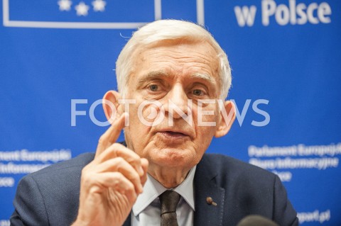 Briefing Jerzego Buzka w Warszawie