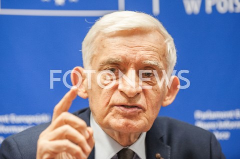  20.12.2018 WARSZAWA<br />BRIEFING PRASOWY JERZEGO BUZKA REFORMA EUROPEJSKIEGO RYNKU PRADU ELEKTRYCZNEGO<br />N/Z JERZY BUZEK<br /> 