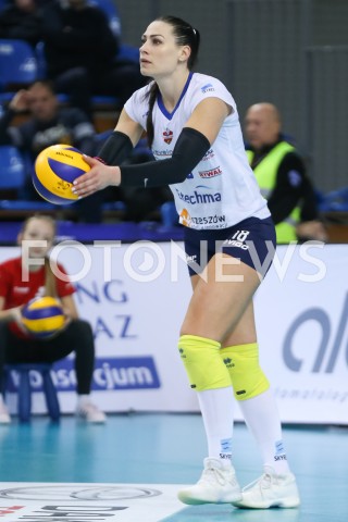  22.12.2018 RZESZOW <br />
SIATKOWKA LIGA SIATKOWKI KOBIET LSK 2018/2019 WOMEN VOLLEYBALL POLAND POLISH LEAGUE <br />
MECZ DEVELOPRES SKYRES RZESZOW - #VOLLEY WROCLAW <br />
N/Z KATARZYNA ZAROSLINSKA KROL SYLWETKA <br />
 