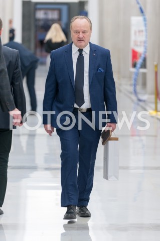  28.12.2018 WARSZAWA SEJM<br />POSIEDZENIE SEJMU<br />DEBATA I GLOSOWANIE NAD USTAWA ZAPOBIEGAJACA WZROSTOWI CEN PRADU W 2019 ROKU<br />N/Z JAN SZEWCZAK<br /> 