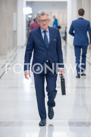  28.12.2018 WARSZAWA SEJM<br />POSIEDZENIE SEJMU<br />DEBATA I GLOSOWANIE NAD USTAWA ZAPOBIEGAJACA WZROSTOWI CEN PRADU W 2019 ROKU<br />N/Z STANISLAW PIOTROWICZ<br /> 