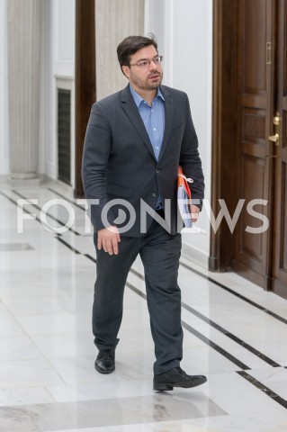  28.12.2018 WARSZAWA SEJM<br />POSIEDZENIE SEJMU<br />DEBATA I GLOSOWANIE NAD USTAWA ZAPOBIEGAJACA WZROSTOWI CEN PRADU W 2019 ROKU<br />N/Z STANISLAW TYSZKA<br /> 