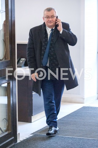  28.12.2018 WARSZAWA SEJM<br />POSIEDZENIE SEJMU<br />DEBATA I GLOSOWANIE NAD USTAWA ZAPOBIEGAJACA WZROSTOWI CEN PRADU W 2019 ROKU<br />N/Z ANDRZEJ ADAMCZYK<br /> 