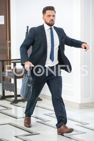  28.12.2018 WARSZAWA SEJM<br />POSIEDZENIE SEJMU<br />DEBATA I GLOSOWANIE NAD USTAWA ZAPOBIEGAJACA WZROSTOWI CEN PRADU W 2019 ROKU<br />N/Z PIOTR CIESLINSKI<br /> 