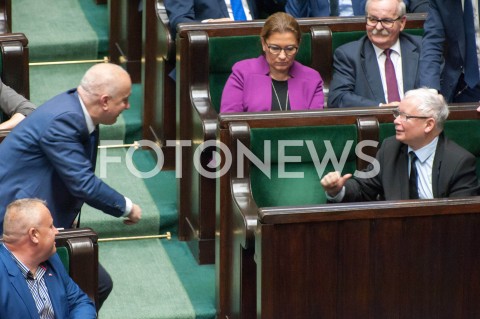  28.12.2018 WARSZAWA SEJM<br />POSIEDZENIE SEJMU<br />DEBATA I GLOSOWANIE NAD USTAWA ZAPOBIEGAJACA WZROSTOWI CEN PRADU W 2019 ROKU<br />N/Z JAROSLAW KACZYNSKI JOACHIM BRUDZINSKI<br /> 