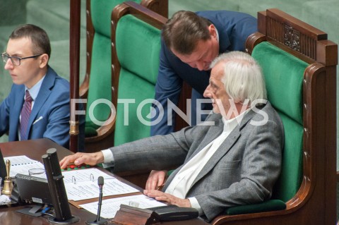  28.12.2018 WARSZAWA SEJM<br />POSIEDZENIE SEJMU<br />DEBATA I GLOSOWANIE NAD USTAWA ZAPOBIEGAJACA WZROSTOWI CEN PRADU W 2019 ROKU<br />N/Z RYSZARD TERLECKI MARIUSZ BLASZCZAK<br /> 