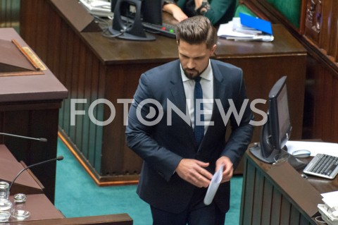  28.12.2018 WARSZAWA SEJM<br />POSIEDZENIE SEJMU<br />DEBATA I GLOSOWANIE NAD USTAWA ZAPOBIEGAJACA WZROSTOWI CEN PRADU W 2019 ROKU<br />N/Z PIOTR CIESLINSKI<br /> 