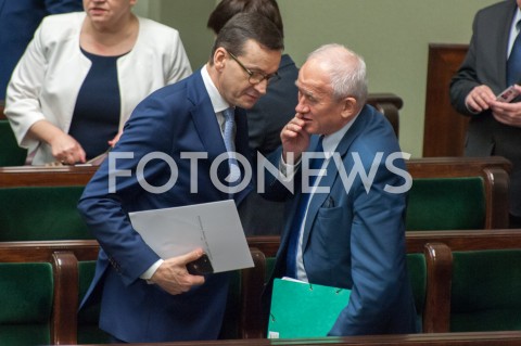  28.12.2018 WARSZAWA SEJM<br />POSIEDZENIE SEJMU<br />DEBATA I GLOSOWANIE NAD USTAWA ZAPOBIEGAJACA WZROSTOWI CEN PRADU W 2019 ROKU<br />N/Z PREMIER MATEUSZ MORAWIECKI KRZYSZTOF TCHORZEWSKI<br /> 