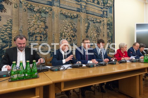  28.12.2018 WARSZAWA SEJM<br />POSIEDZENIE SEJMU<br />KOMISJA FINANSOW PUBLICZNYCH<br />KOMISJA DO SPRAW ENERGII I SKARBU PANSTWA<br />N/Z WOJCIECH ZUBOWSKI MACIEJ MALECKI ANDRZEJ SZLACHTA JAN SZEWCZAK KRYSTYNA SKOWRONSKA <br /> 