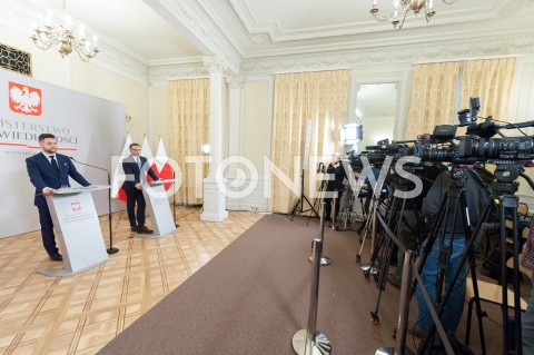  31.12.2018 WARSZAWA<br />KONFERENCJA W MINISTERSTWIE SPRAWIEDLIWOSCI<br />N/Z ZBIGNIEW ZIOBRO PATRYK JAKI DZIENNIKARZE<br /> 