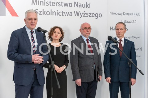  03.01.2019 WARSZAWA<br />BRIEFING W MINISTERSTWIE NAUKI I SZKOLNICTWA WYZSZEGO NA TEMAT DOFINANSOWANIA DZIESIECIU OSRODKOW AKADEMICKICH LACZNA KWOTA 295 MILIONOW ZLOTYCH W RAMACH KONKURSU ZINTEGROWANE PROGRAMY UCZELNI <br />N/Z JAROSLAW GOWIN IZABELA ZMUDKA JAN SZMIDT TOMASZ CIESLAK<br /> 