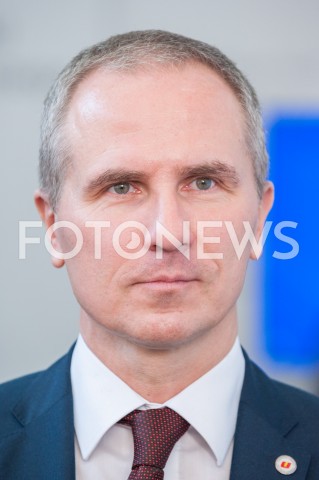  03.01.2019 WARSZAWA<br />BRIEFING W MINISTERSTWIE NAUKI I SZKOLNICTWA WYZSZEGO NA TEMAT DOFINANSOWANIA DZIESIECIU OSRODKOW AKADEMICKICH LACZNA KWOTA 295 MILIONOW ZLOTYCH W RAMACH KONKURSU ZINTEGROWANE PROGRAMY UCZELNI <br />N/Z TOMASZ CIESLAK<br /> 