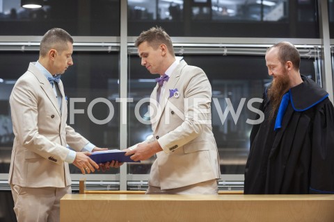  08.01.2019 WARSZAWA<br />ROZPRAWA PRZED WARSZAWSKIM SADEM ADMINISTRACYJNYM O UZNANIE MALZENSTWA JAKUBA KWIECINSKIEGO I DAWIDA MYCKA<br />N/Z JAKUB KWIECINSKI DAWID MYCEK<br /> 