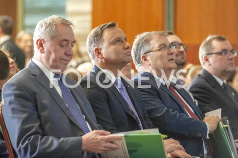  09.01.2019 WARSZAWA<br />KONFERENCJA OPRACOWANIE PLANOW ADAPTACJI DO ZMIAN KLIMATU W MIASTACH POWYZEJ 100 TYSIECY MIESZKANCOW<br />N/Z PREZYDENT ANDRZEJ DUDA HENRYK KOWALCZYK ANDRZEJ DERA<br /> 