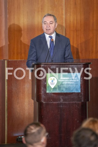  09.01.2019 WARSZAWA<br />KONFERENCJA OPRACOWANIE PLANOW ADAPTACJI DO ZMIAN KLIMATU W MIASTACH POWYZEJ 100 TYSIECY MIESZKANCOW<br />N/Z HENRYK KOWALCZYK<br /> 