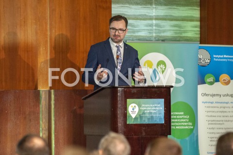  09.01.2019 WARSZAWA<br />KONFERENCJA OPRACOWANIE PLANOW ADAPTACJI DO ZMIAN KLIMATU W MIASTACH POWYZEJ 100 TYSIECY MIESZKANCOW<br />N/Z SLAWOMIR MAZUREK<br /> 