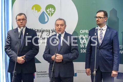  09.01.2019 WARSZAWA<br />KONFERENCJA OPRACOWANIE PLANOW ADAPTACJI DO ZMIAN KLIMATU W MIASTACH POWYZEJ 100 TYSIECY MIESZKANCOW<br />N/Z HENRYK KOWALCZYK SLAWOMIR MAZUREK PAWEL SALEK<br /> 