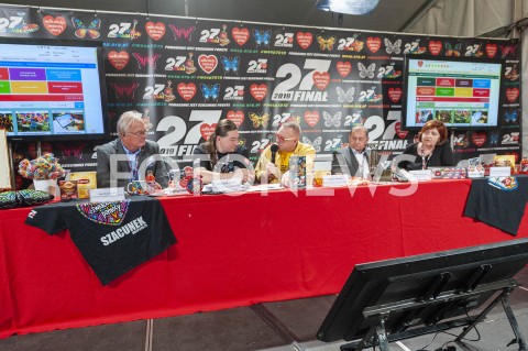  13.01.2019 WARSZAWA<br />27. FINAL WIELKIEJ ORKIESTRY SWIATECZNEJ POMOCY<br />N/Z JERZY JUREK OWSIAK KRZYSZTOF DOBIES BOHDAN MARUSZEWSKI LIDIA NIEDZWIEDZKA OWSIAK<br /> 