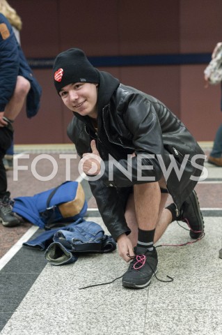  13.01.2019 WARSZAWA<br />
MIEDZYNARODOWY DZIEN JAZDY METREM BEZ SPODNI<br />
N/Z UCZESTNICY WYDARZENIA<br />
 