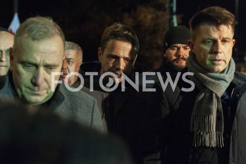  14.01.2019 WARSZAWA<br />MARSZ MILCZENIA STOP NIENAWISCI PAMIECI JACKA ADAMOWICZA<br />N/Z RAFAL TRZASKOWSKI GRZEGORZ SCHETYNA RYSZARD PETRU<br /> 