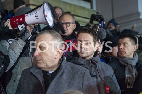  14.01.2019 WARSZAWA<br />MARSZ MILCZENIA STOP NIENAWISCI PAMIECI JACKA ADAMOWICZA<br />N/Z RAFAL TRZASKOWSKI GRZEGORZ SCHETYNA RYSZARD PETRU<br /> 