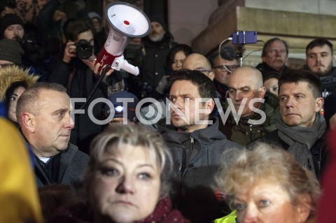  14.01.2019 WARSZAWA<br />MARSZ MILCZENIA STOP NIENAWISCI PAMIECI JACKA ADAMOWICZA<br />N/Z RAFAL TRZASKOWSKI GRZEGORZ SCHETYNA RYSZARD PETRU<br /> 