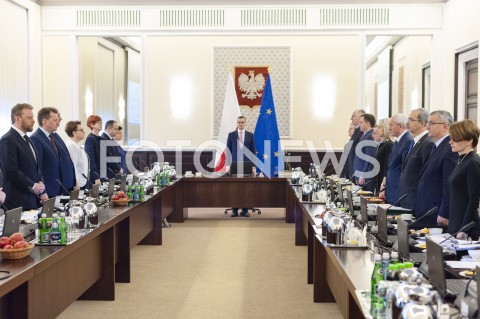  15.01.2019 WARSZAWA<br />POSIEDZENIE RADY MINISTROW<br />POSIEDZENIE RZADU<br />N/Z PREMIER MATEUSZ MORAWIECKI BEATA SZYDLO PIOTR GLINSKI JAROSLAW GOWIN ZBIGNIEW ZIOBRO ELZBIETA RAFALSKA MINUTA CISZY UPAMIETNIAJACA PAWLA ADAMOWICZA<br /> 