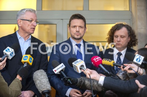  16.01.2019 WARSZAWA<br />KONFERENCJA WSPOLNA PREZYDENTOW WARSZAWY POZNANIA I SOPOTU WS. ORGANIZACJI UROCZYSTOSCI UPAMIETNIAJACYCH PAWLA ADAMOWICZA W POLSKICH MIASTACH<br />N/Z RAFAL TRZASKOWSKI JACEK JASKOWIAK JACEK KARNOWSKI<br /> 