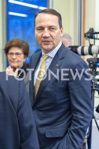  17.01.2019 WARSZAWA<br />DEBATA FUNDACJI BATOREGO POLSKA W UNII PASAZER NA GAPE CZY WSPOLPRACOWNIK<br />N/Z RADEK RADOSLAW SIKORSKI<br /> 