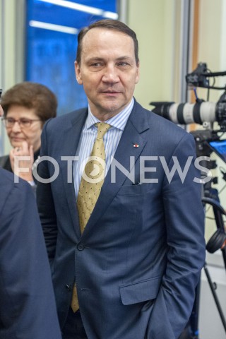  17.01.2019 WARSZAWA<br />DEBATA FUNDACJI BATOREGO POLSKA W UNII PASAZER NA GAPE CZY WSPOLPRACOWNIK<br />N/Z RADEK RADOSLAW SIKORSKI<br /> 