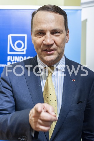  17.01.2019 WARSZAWA<br />DEBATA FUNDACJI BATOREGO POLSKA W UNII PASAZER NA GAPE CZY WSPOLPRACOWNIK<br />N/Z RADEK RADOSLAW SIKORSKI<br /> 